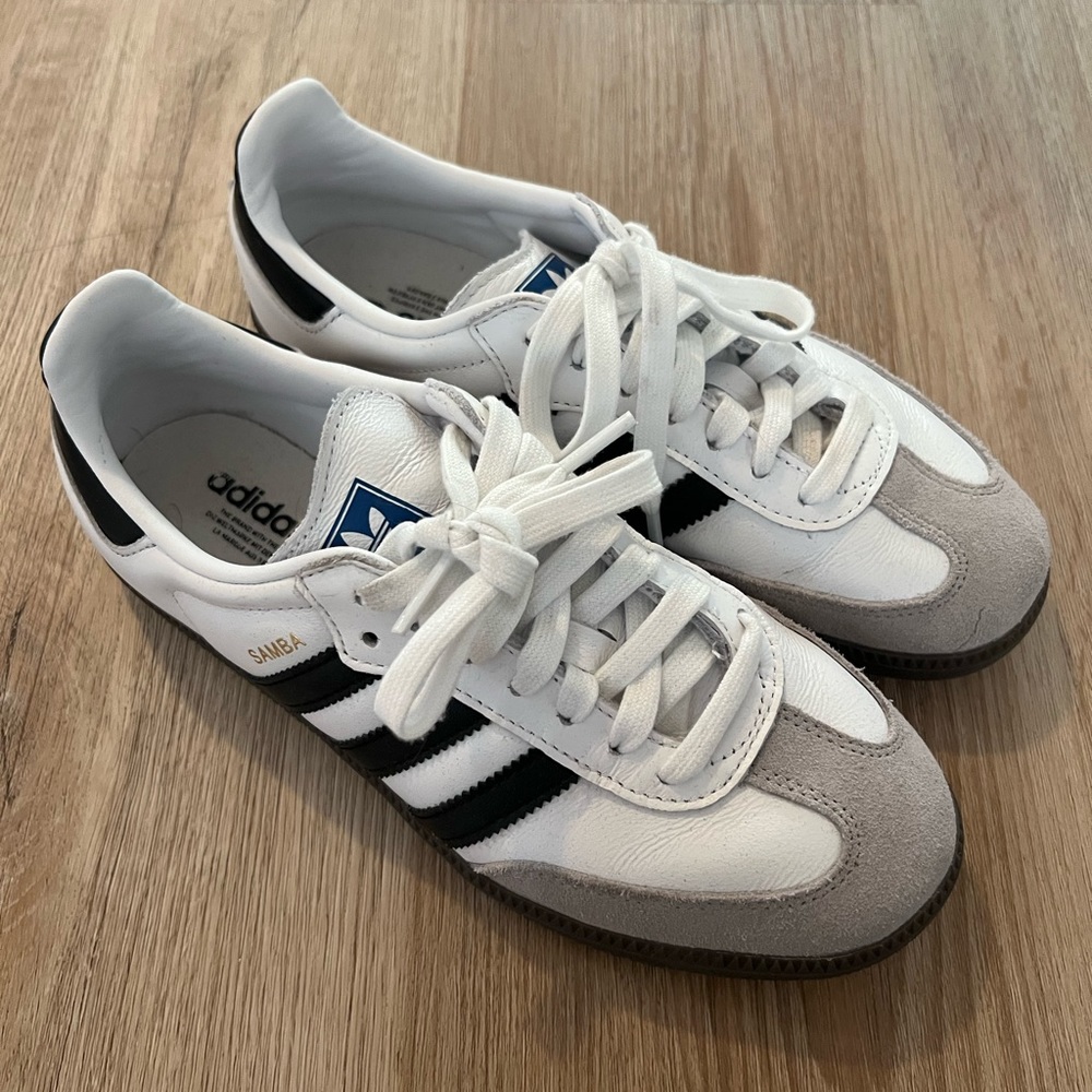 Adidas Sambas, Size 6 (mens size 6)